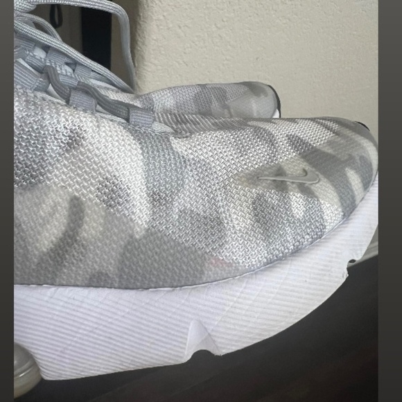 Women’s Nike Air Max 70 White Camouflage Print Size 9.5 - Picture 9 of 9